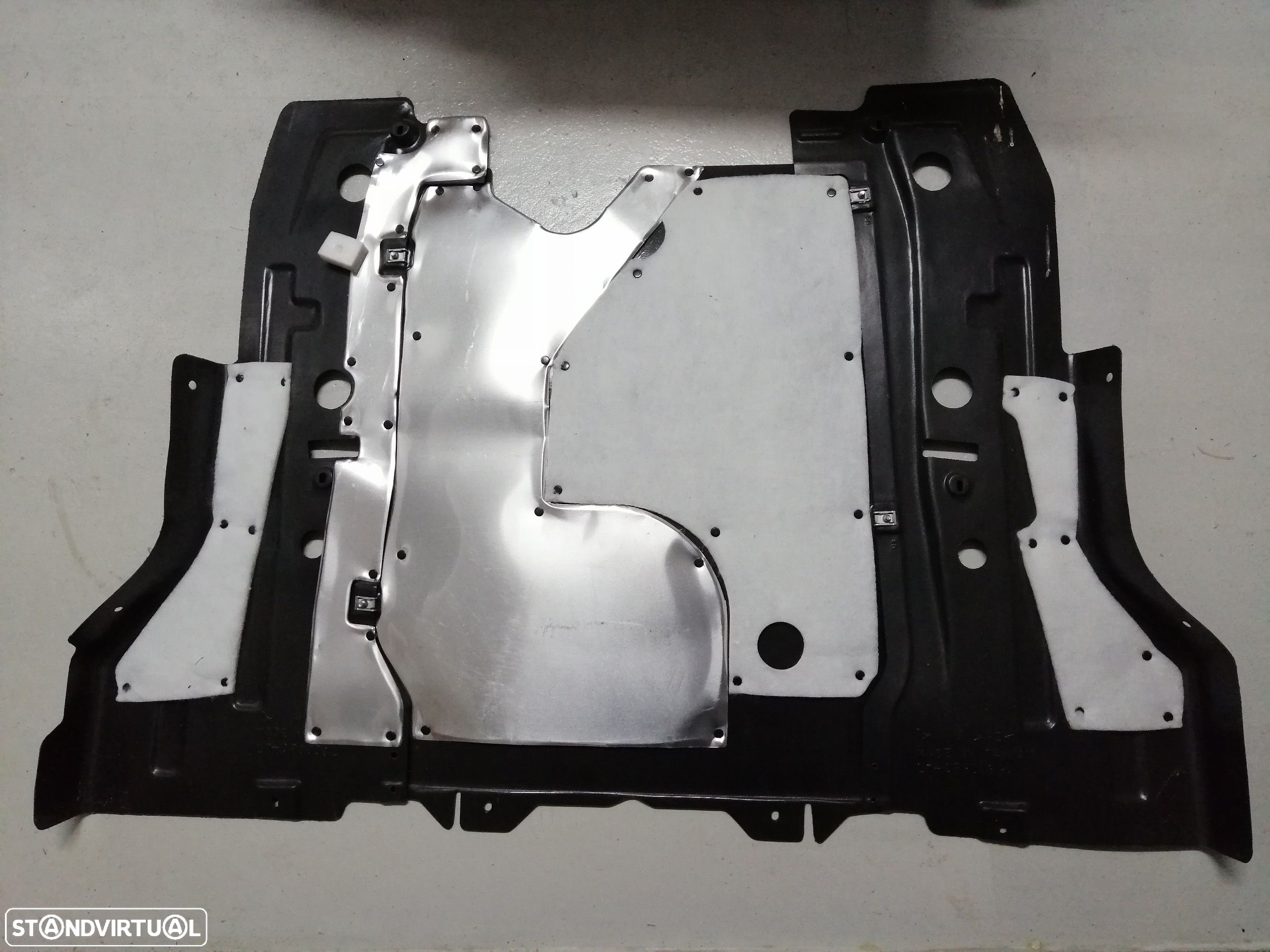 Resguardo plástico do motor Opel Insignia e Astra J Zafira C NOVO - 1