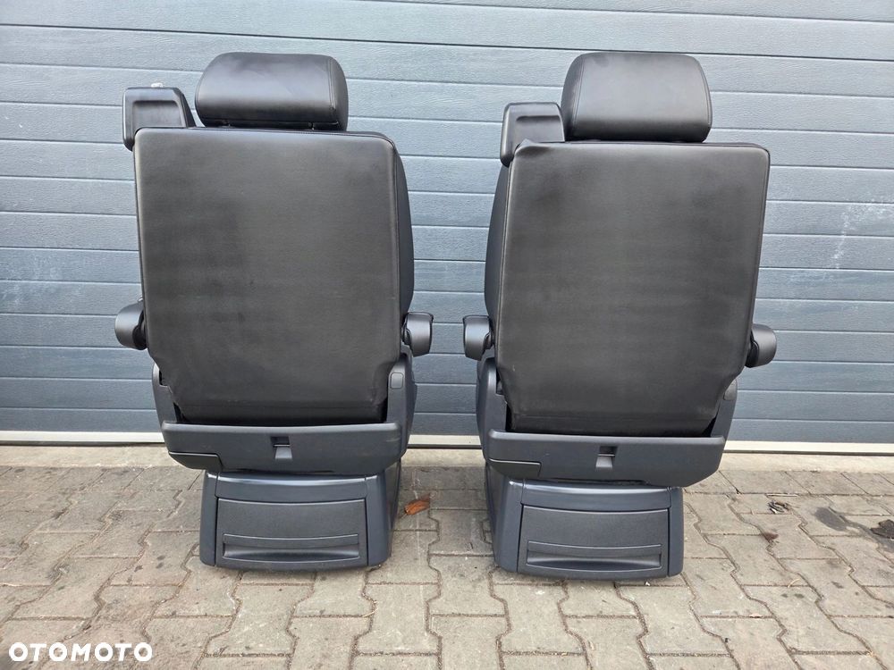 VW T6 MULTIVAN HIGHLINE fotel obrotowy tył drugi rząd skóra alcantara - 5
