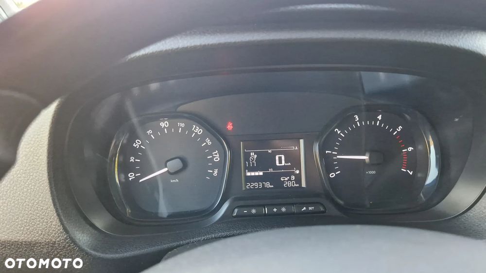 Opel Vivaro - 15