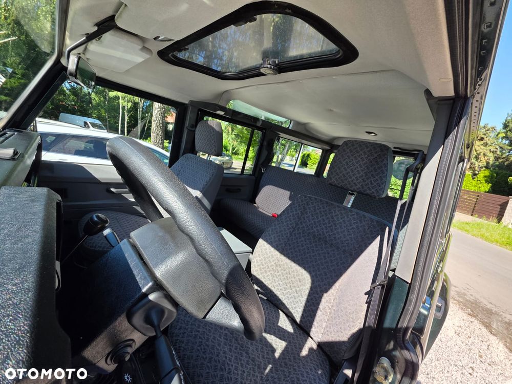 Land Rover Defender 110 SE - 18