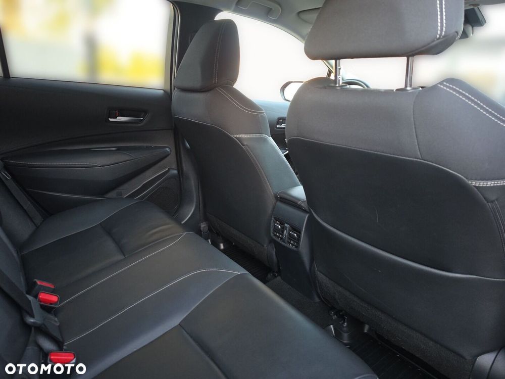 Toyota Corolla 1.8 Hybrid Executive - 13
