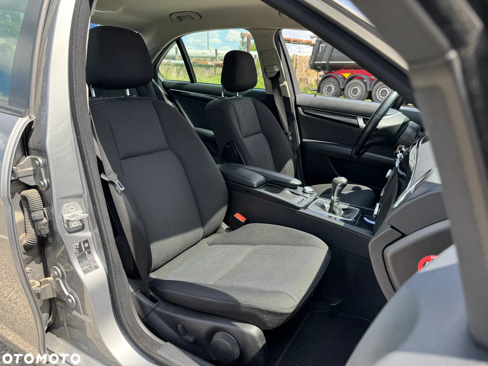 Mercedes-Benz Klasa C 180 BlueEFFICIENCY Elegance - 24