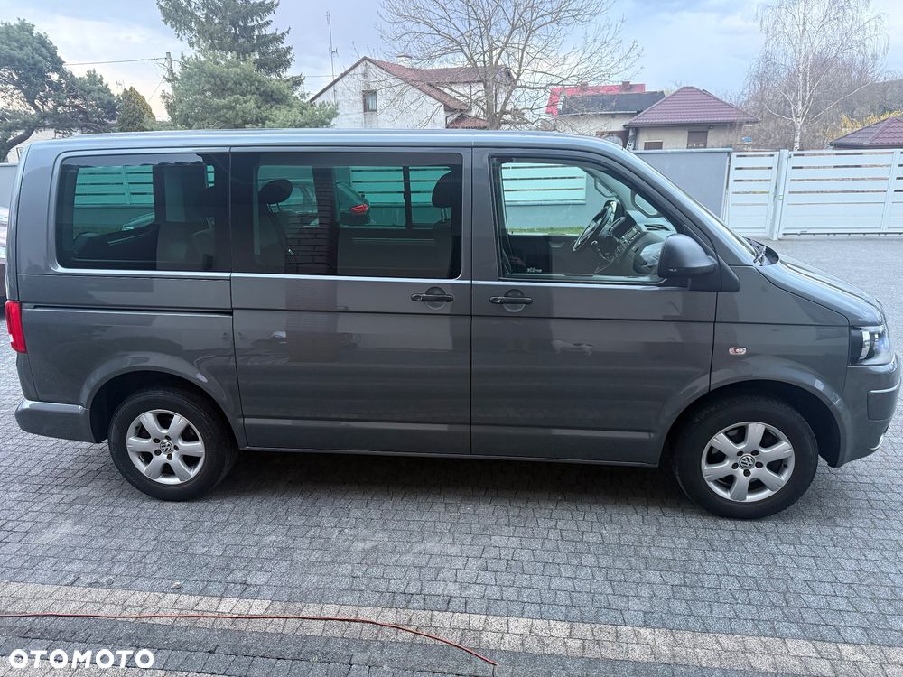 Volkswagen Multivan - 23
