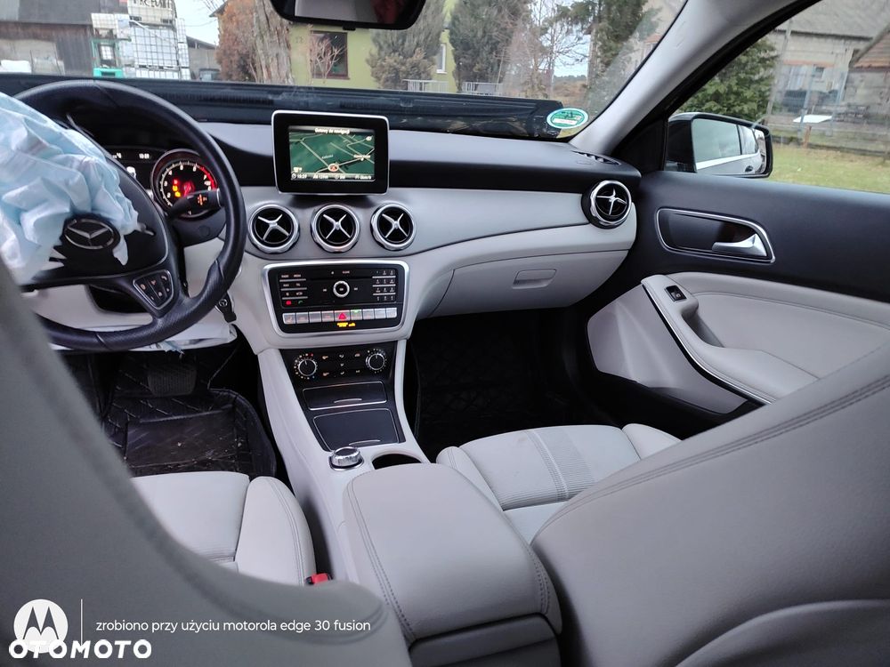 Mercedes-Benz GLA 250 4Matic 7G-DCT AMG Line - 9