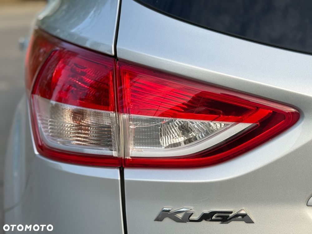 Ford Kuga 2.0 TDCi 2x4 Titanium - 20