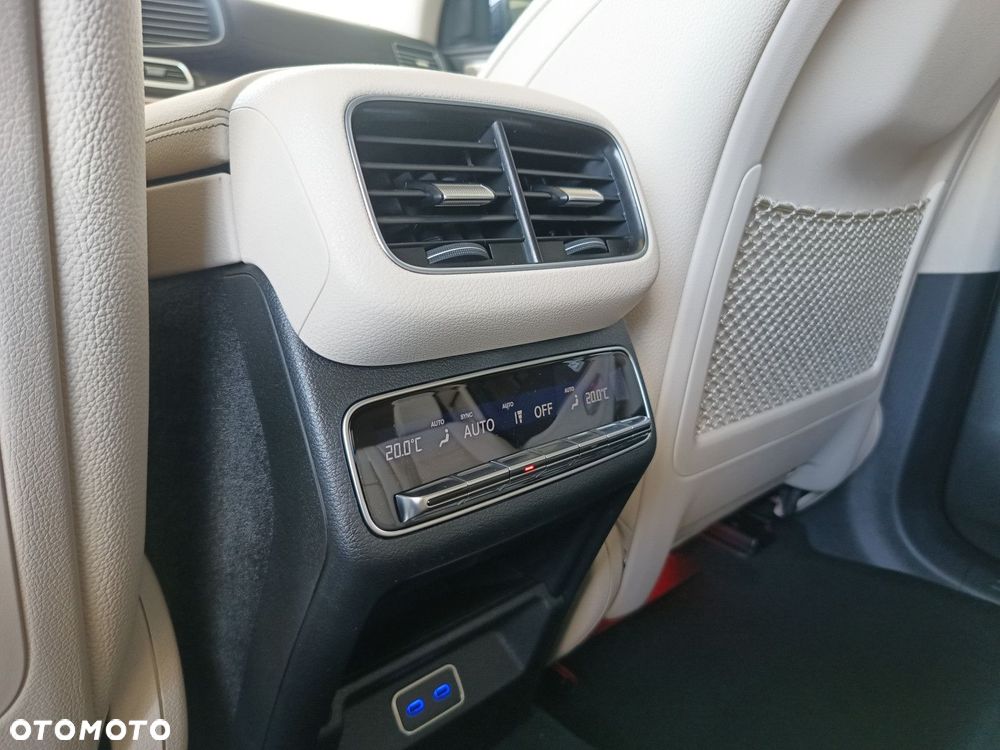 Mercedes-Benz GLS - 25