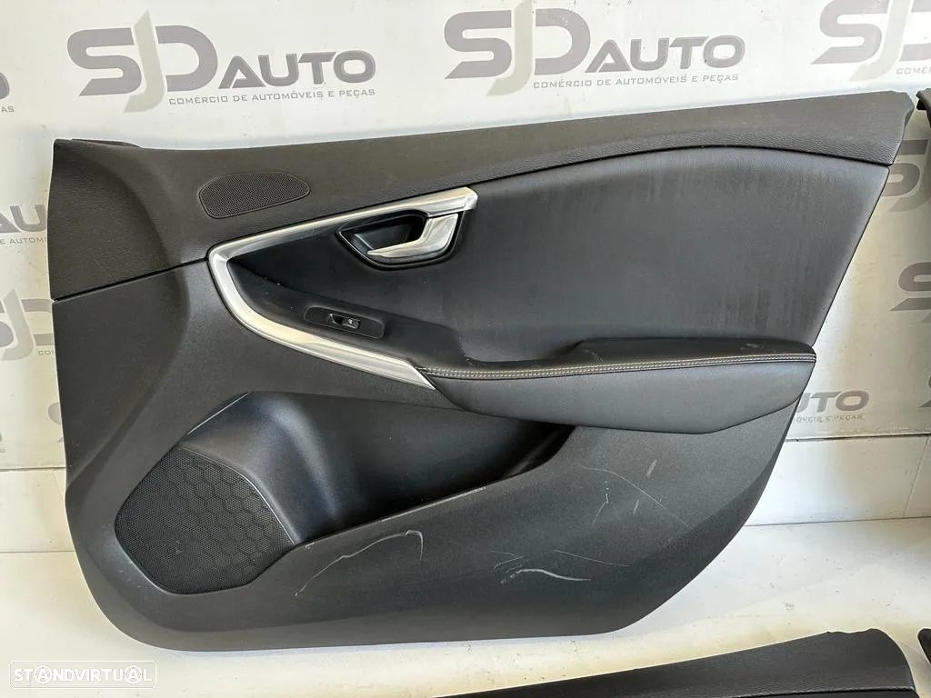 Farda / Quartela - Volvo V40 (R-Design) - 2