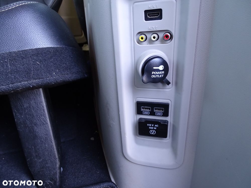 Chrysler Town & Country 3.6 Touring - 21