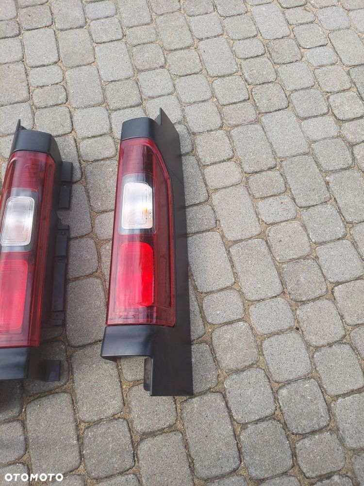 Lampy tylne lewa prawa Renault trafic III - 2