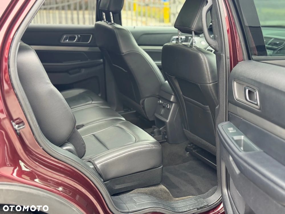 Ford Explorer - 27