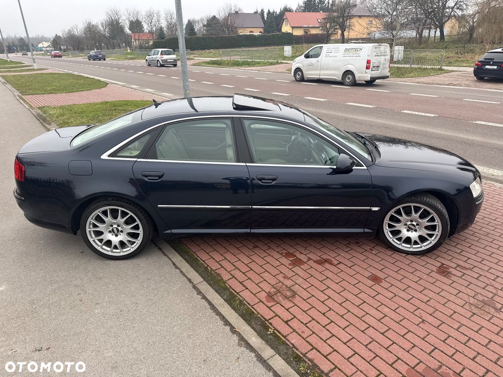 Audi A8 4.2 Quattro - 5