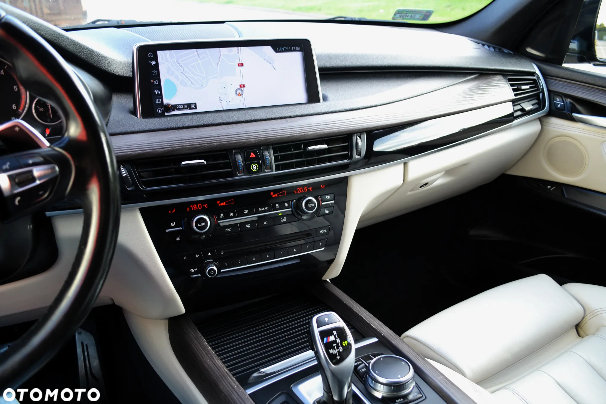 BMW X5 M M50d - 15