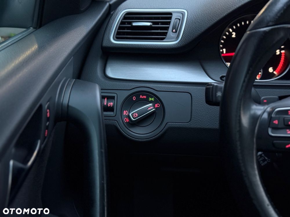 Volkswagen Passat - 22