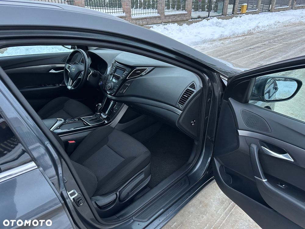 Hyundai i40 1.7 CRDi Comfort + - 17