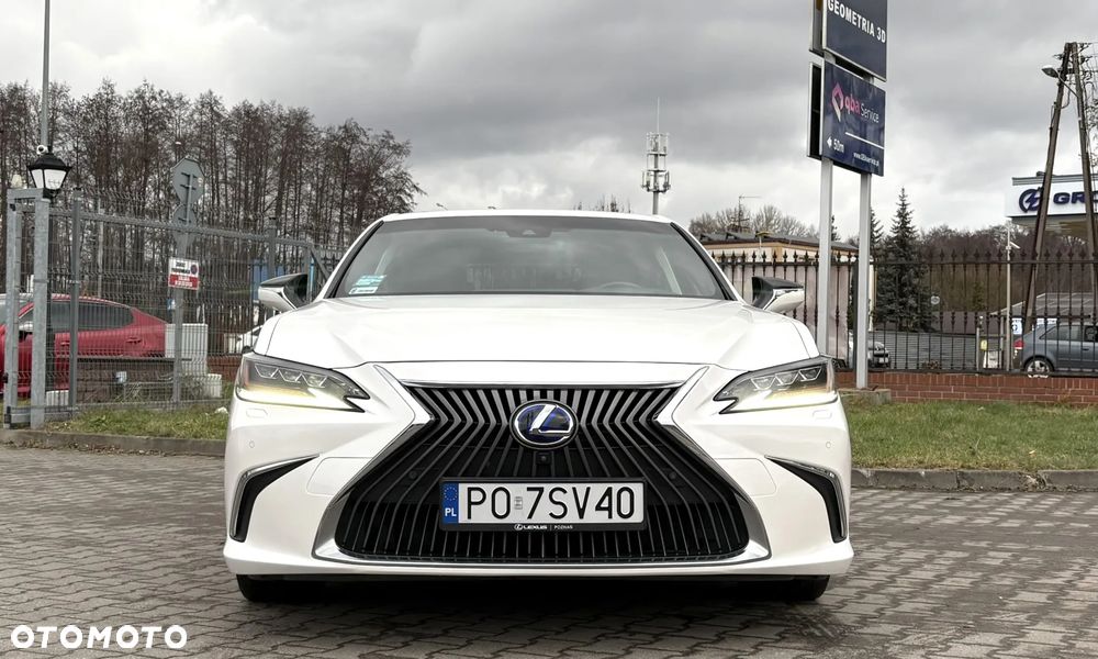 Lexus ES 300h Omotenashi - 2