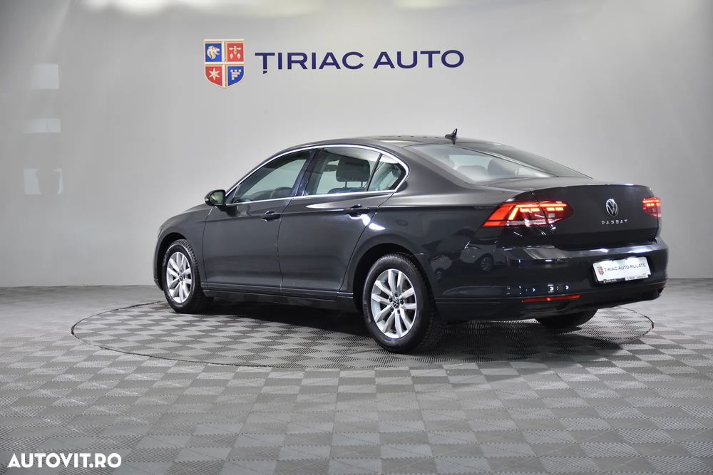 Volkswagen Passat - 4