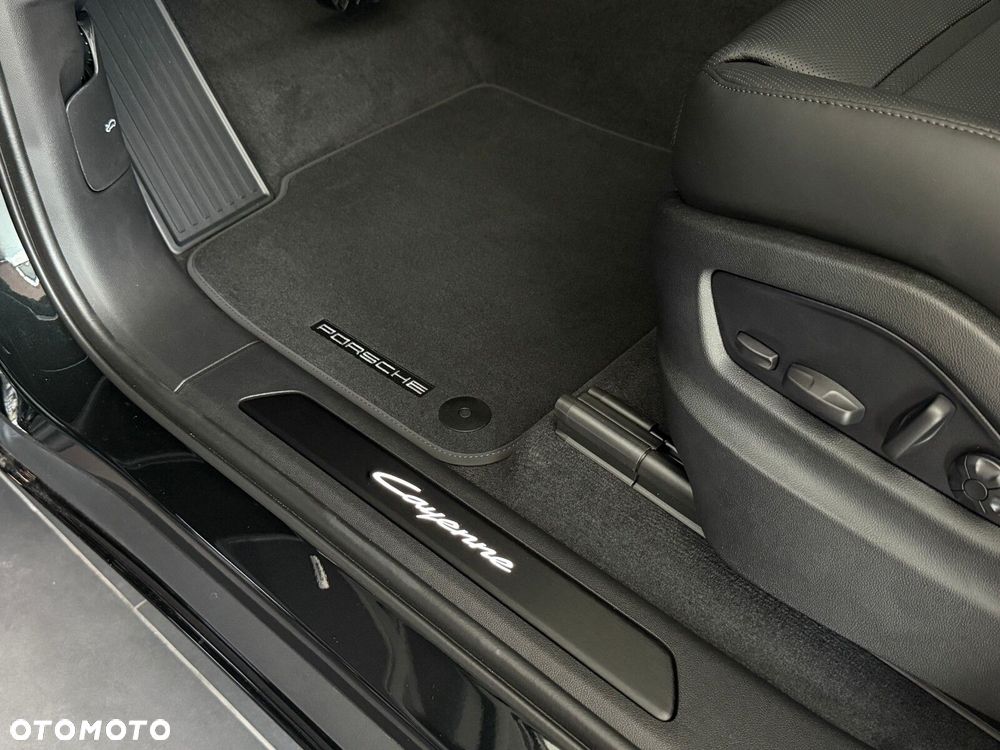 Porsche Cayenne - 20