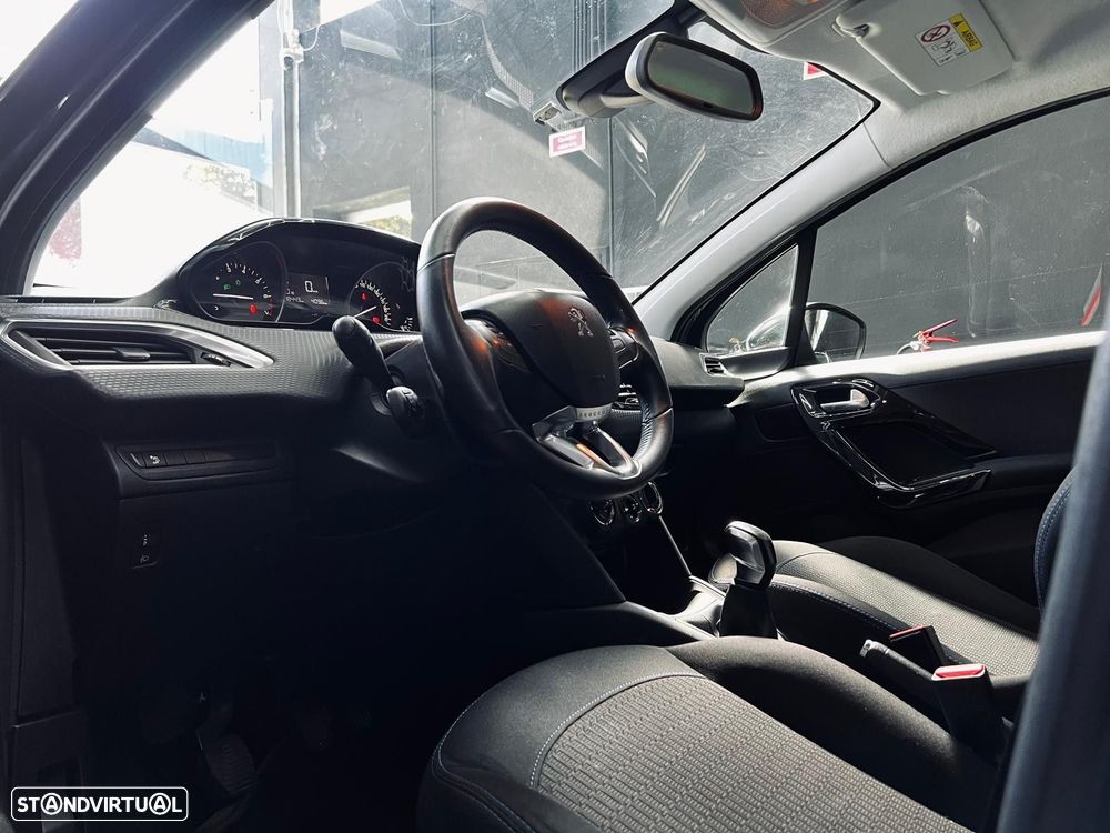 Peugeot 208 1.2 PureTech Style - 19