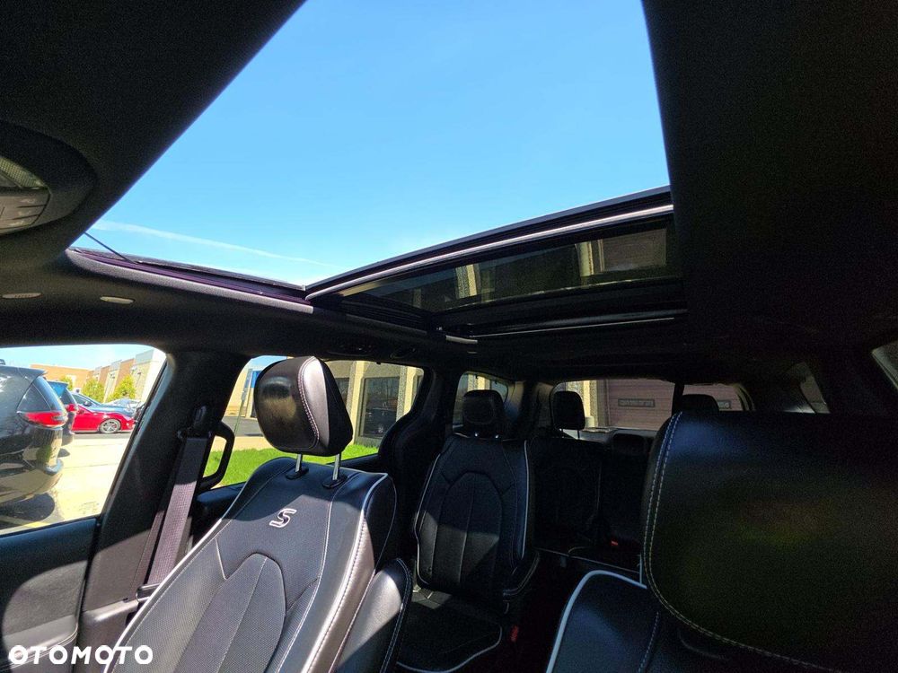 Chrysler Pacifica - 10