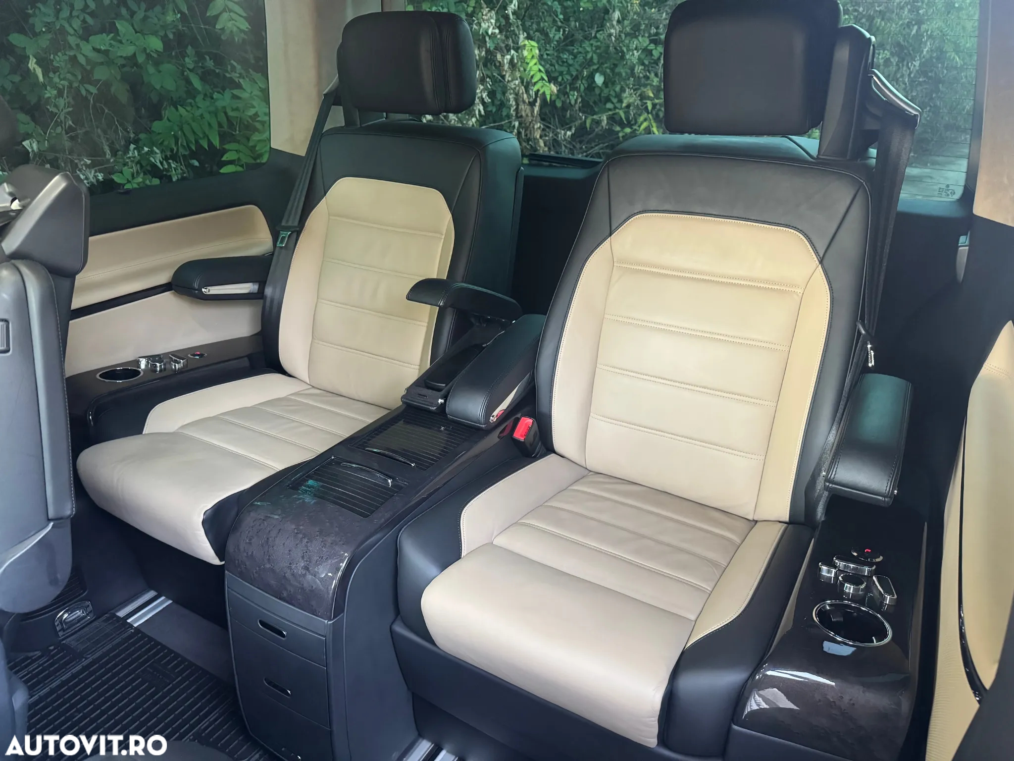 Volkswagen Multivan - 8