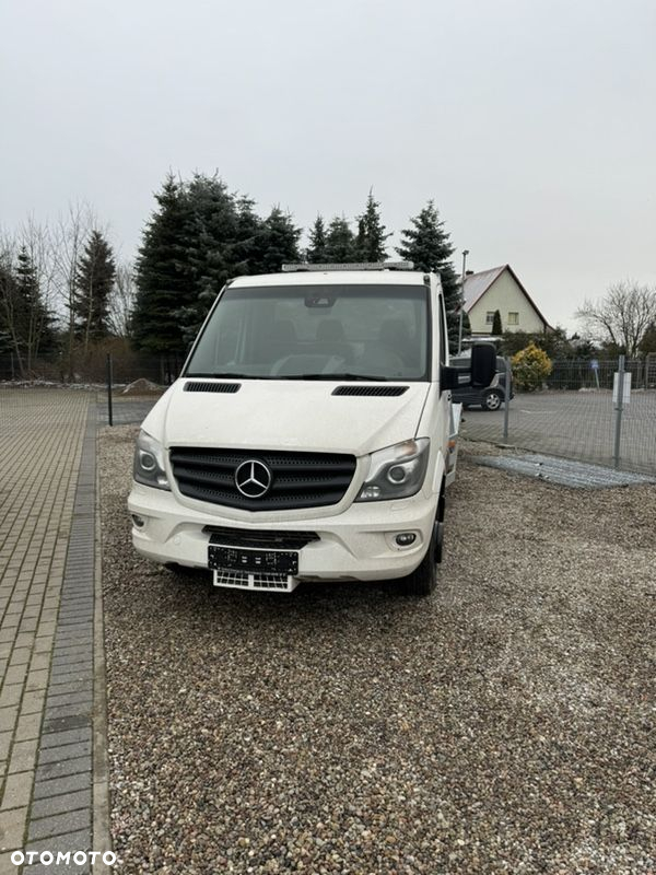 Mercedes-Benz Sprinter 519 - 12