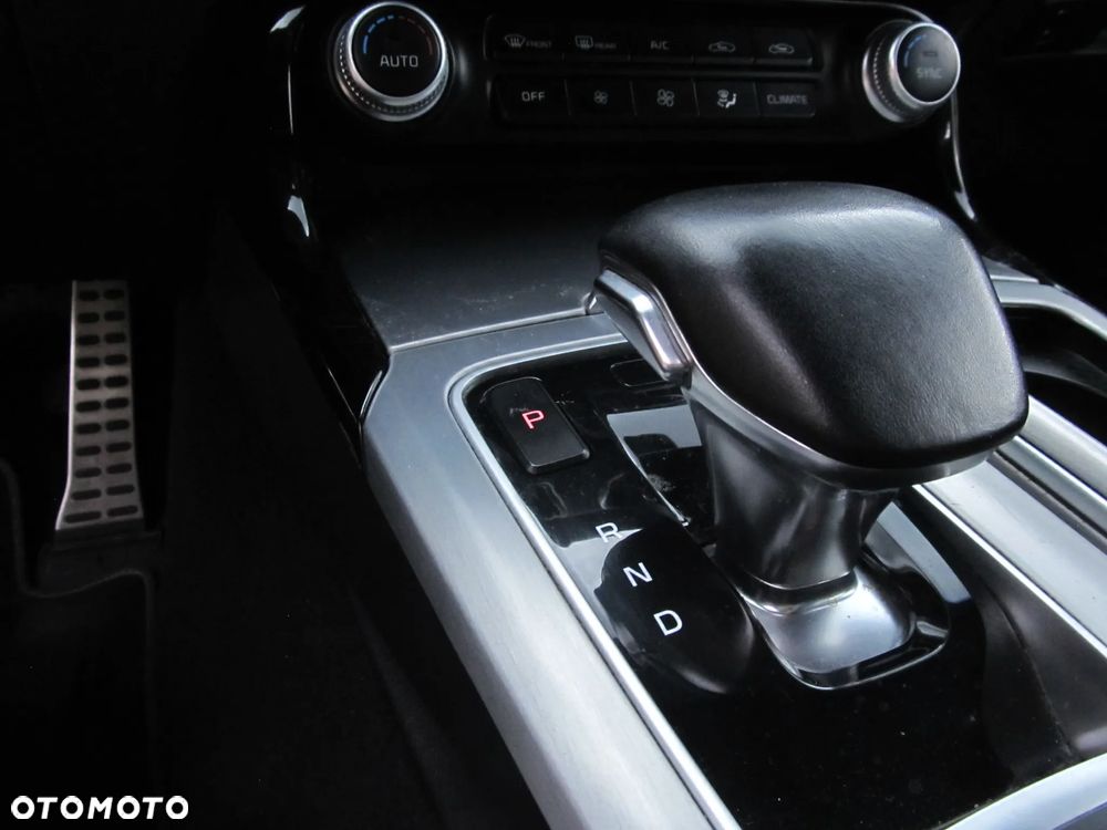 Kia Stinger - 9