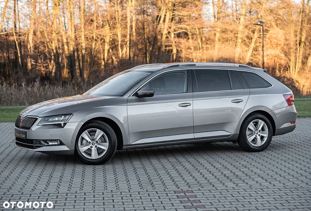 Skoda Superb Combi 2.0 TDI DSG Premium Edition - 7