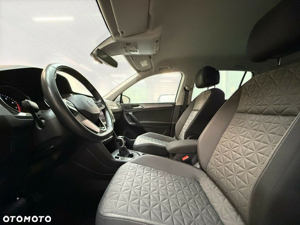Volkswagen Tiguan - 17