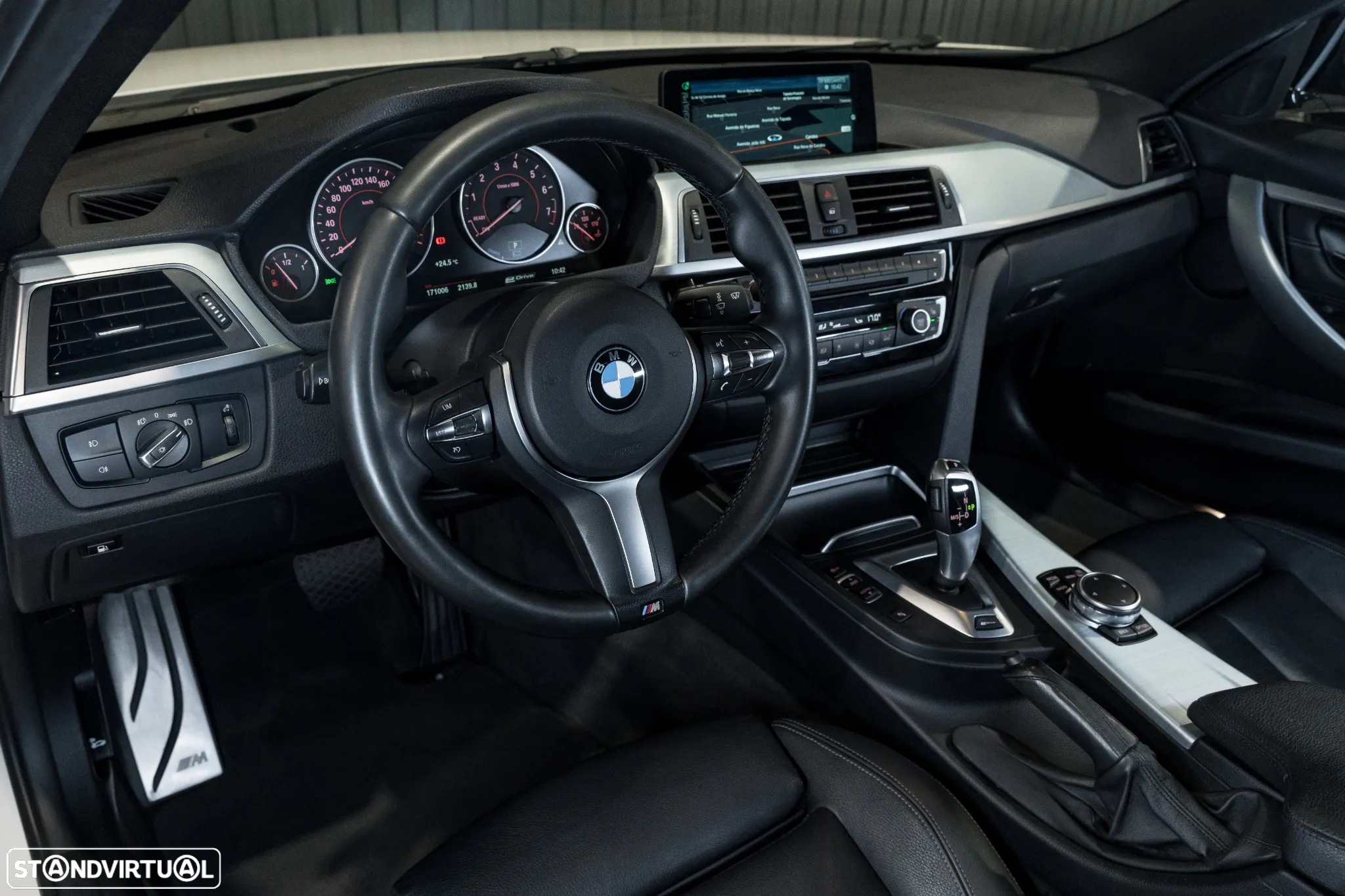 BMW 330 e iPerformance Pack M - 22