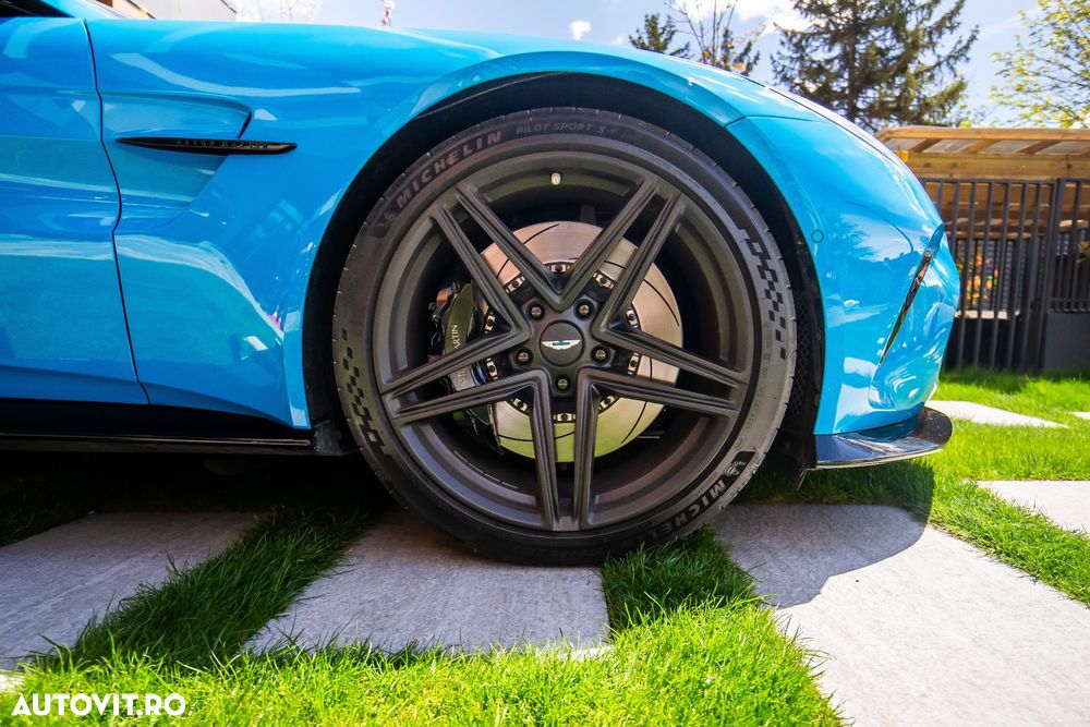 Aston Martin V8 Vantage Standard - 9