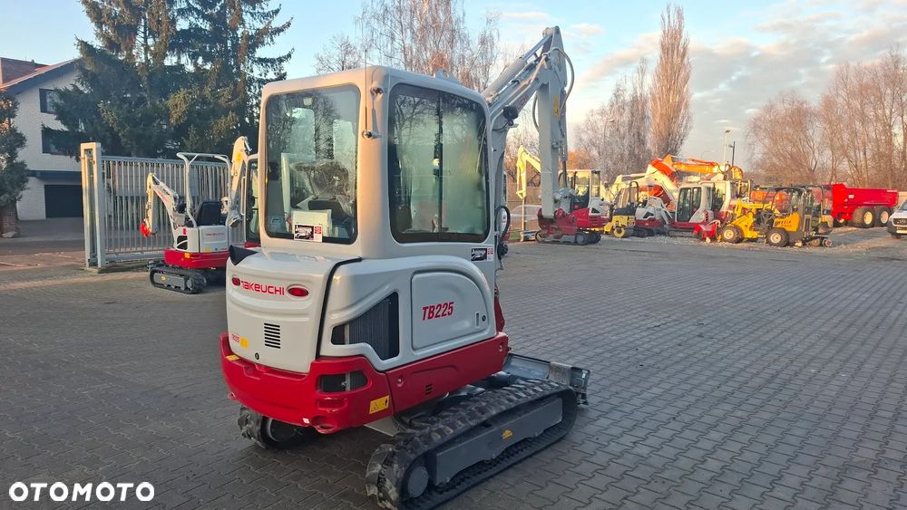 Takeuchi Koparka Gąsienicowa Takeuchi TB225 V0 Okazja DEMO Gwarancja - 4