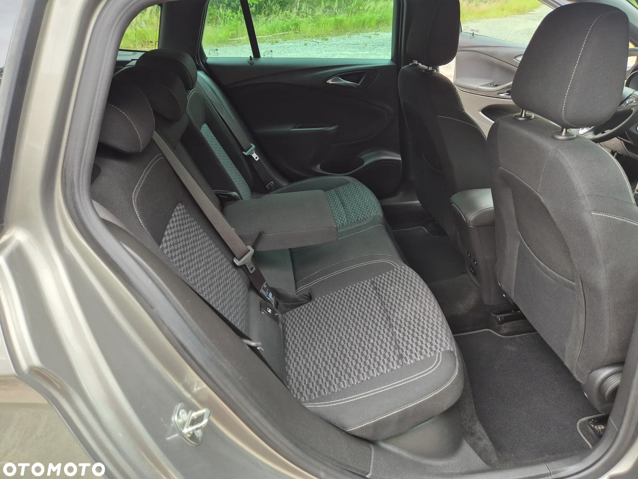 Opel Astra V 1.6 CDTI Essentia S&S - 22