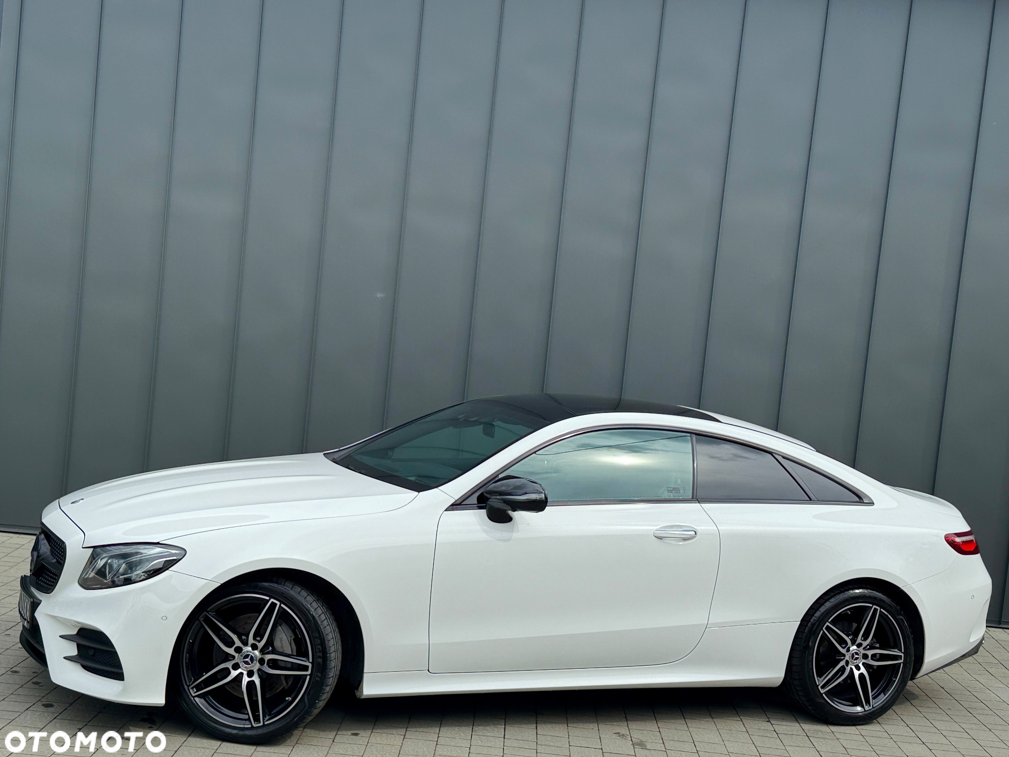 Mercedes-Benz Klasa E 220 d Coupe 4-Matic 9G-TRONIC - 6