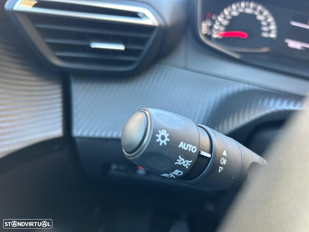 Peugeot 208 1.2 PureTech SE Style - 39