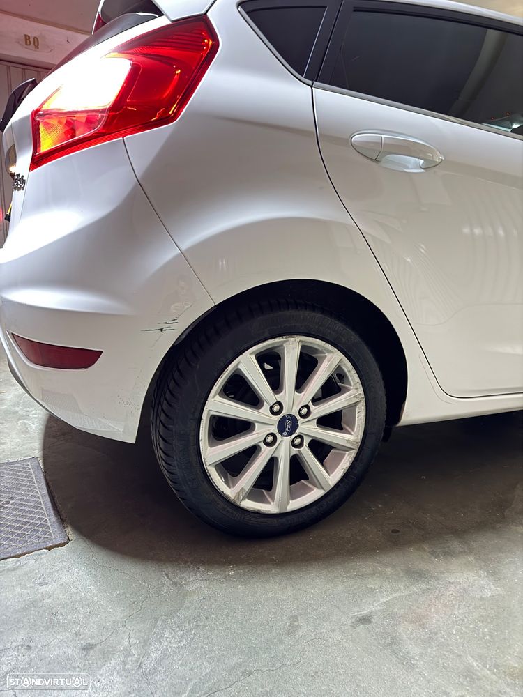 Ford Fiesta 1.0 EcoBoost Titanium - 19