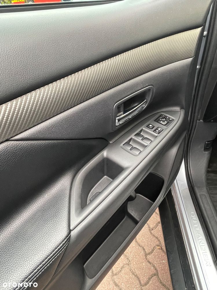 Mitsubishi Outlander 2.4 Instyle CVT - 10