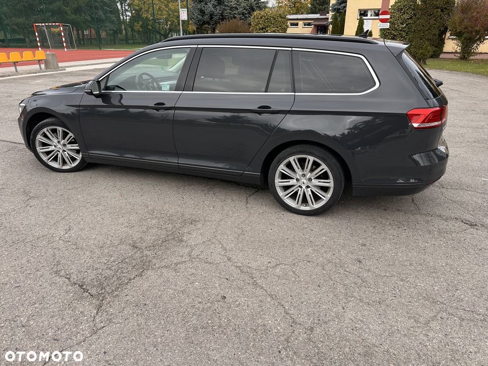 Volkswagen Passat - 1