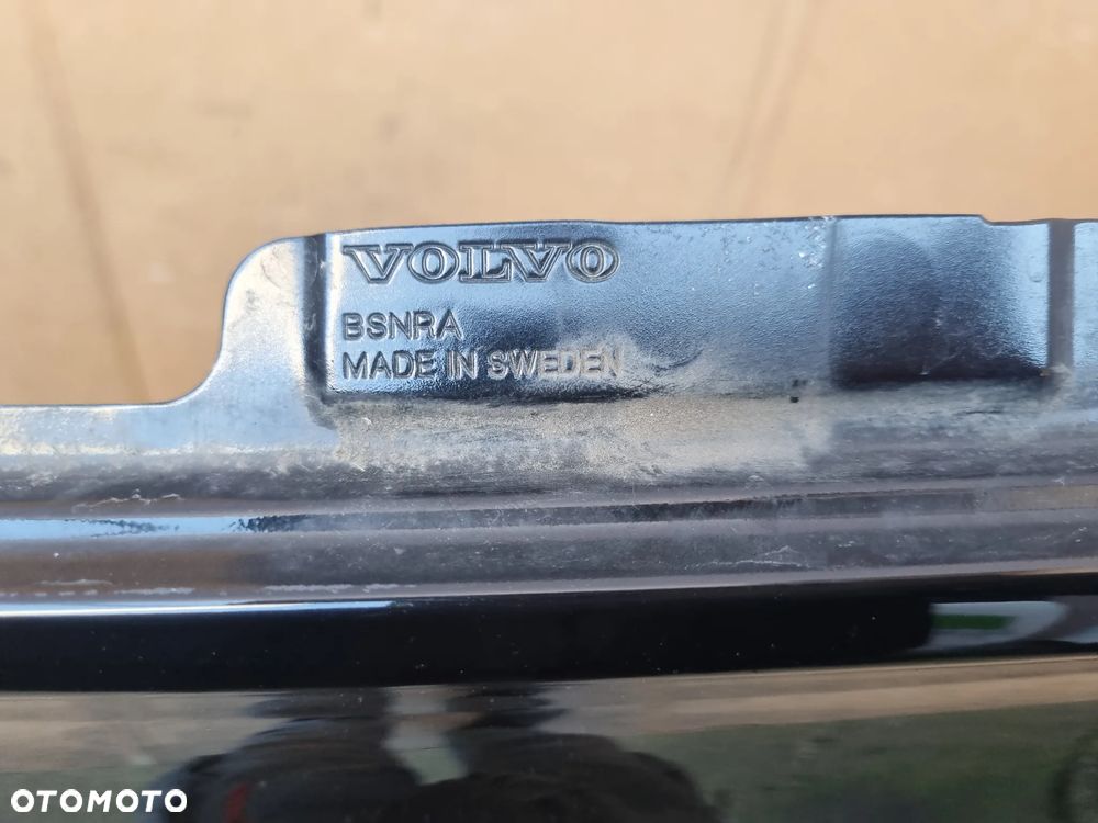 VOLVO XC60 II BŁOTNIK PRAWY PRZÓD - 4