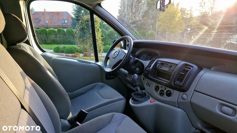 Opel Vivaro - 11