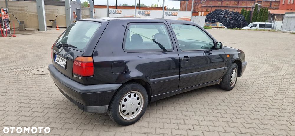 Volkswagen Golf 1.8 GL - 6
