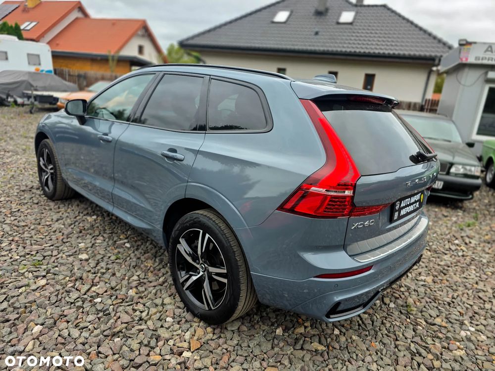 Volvo XC 60 B4 D AWD Plus Dark - 39