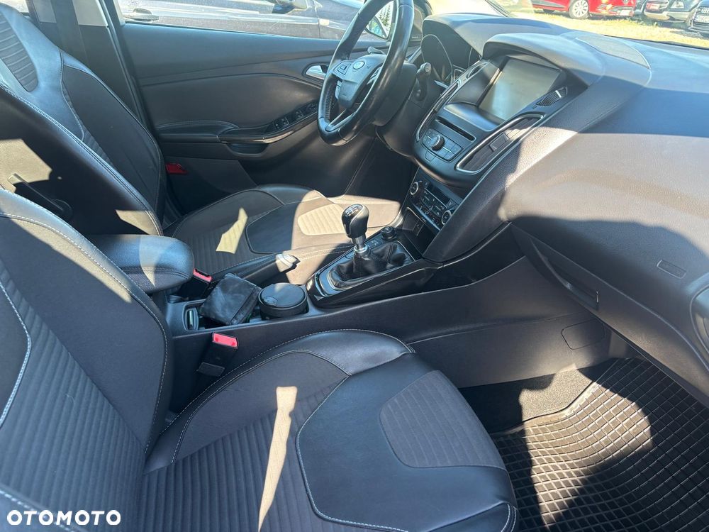 Ford Focus 2.0 TDCi Titanium ASS - 32