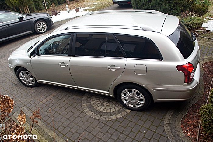 Toyota Avensis 2.2 D-CAT Sol - 8