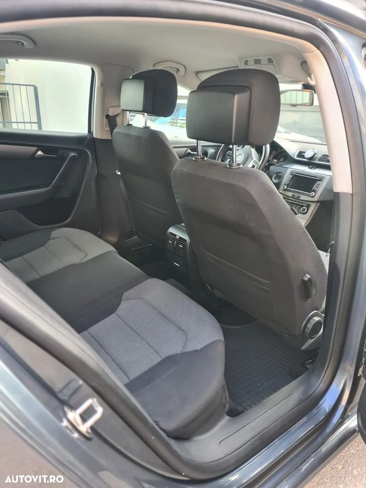 Volkswagen Passat 2.0TDI Highline DPF 4Motion - 6