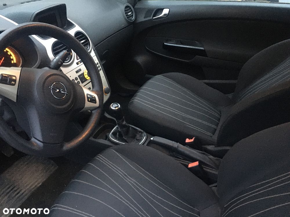 Opel Corsa 1.2 16V - 11