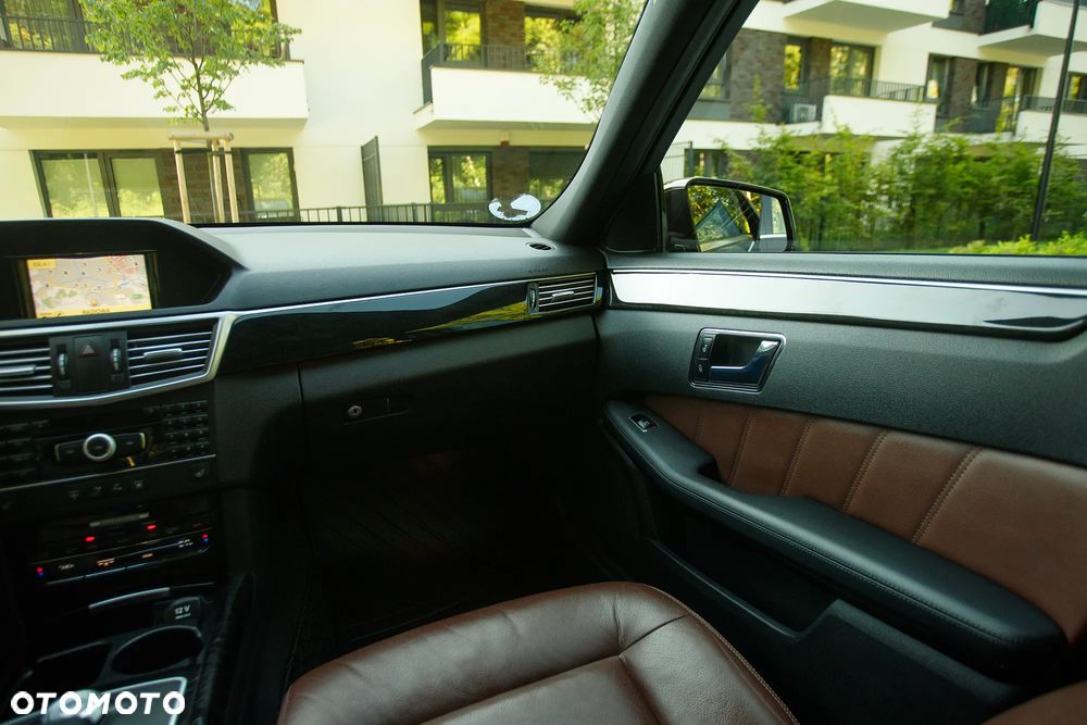 Mercedes-Benz Klasa E 350 CDI BlueEff Avantgarde - 33