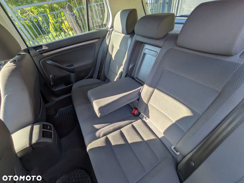 Volkswagen Golf 1.6 Comfortline - 17