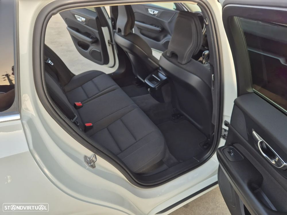 Volvo V60 2.0 D3 Momentum - 7