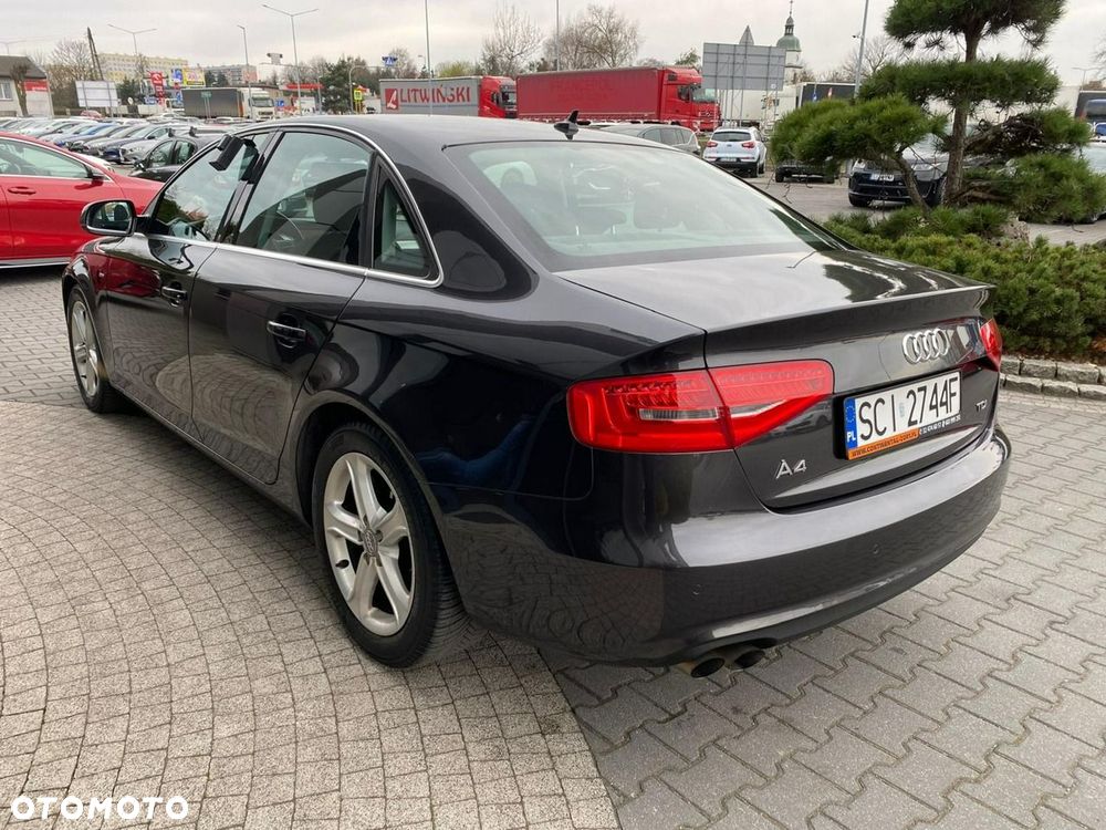 Audi A4 Limousine - 4