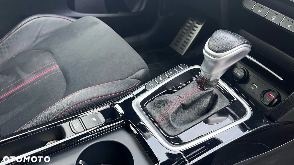 Kia ProCeed 1.6 T-GDI GT DCT - 13